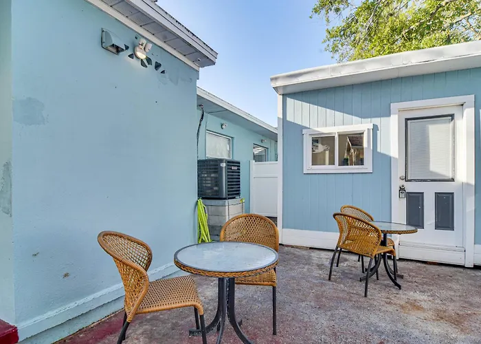 Indian Rocks Retreat, Walk To Gulf & Beaches * Clearwater Beach