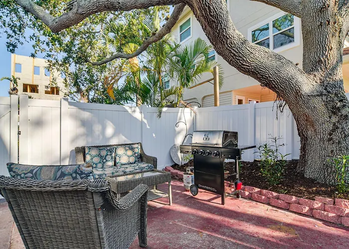 Indian Rocks Retreat, Walk To Gulf & Beaches Apartment Clearwater Beach