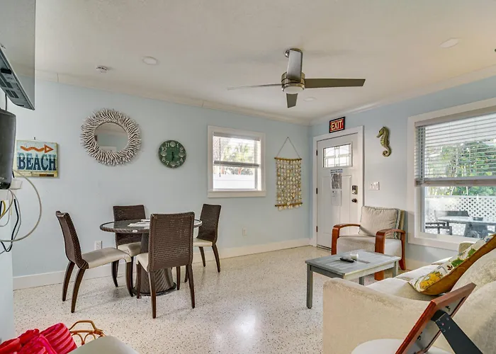 Indian Rocks Retreat, Walk To Gulf & Beaches *